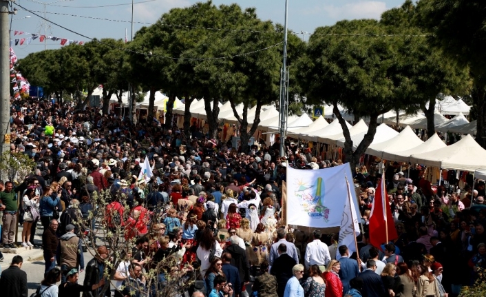 İzmir’in Çeşme ilçesinde, bu yıl 10.’su düzenlenen Alaçatı Ot Festivali