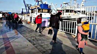  İzmir'in Çeşme İlçesinden Yunanistan'ın Sakız Adası'na Yasa Dışı Yollarla,