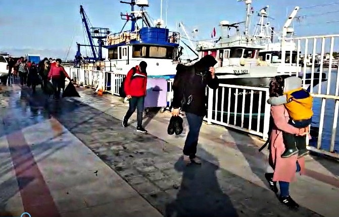  İzmir'in Çeşme İlçesinden Yunanistan'ın Sakız Adası'na Yasa Dışı Yollarla,
