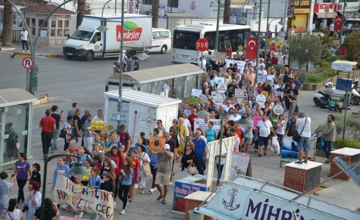  Balıkesir’in Ayvalık İlçesinde, Çocuklar Küresel İklim Grevi’ne Destek Verdiler.