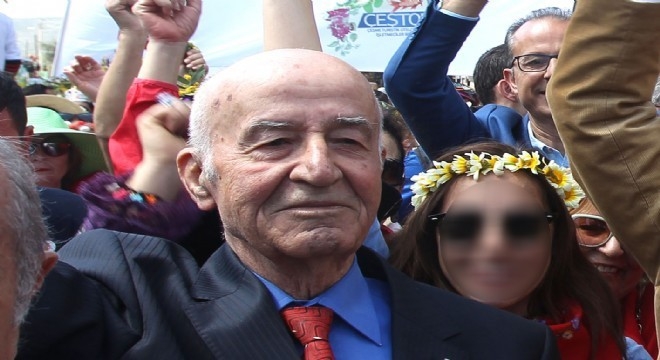 Eski Başbakanlardan Bülent Ecevit'in Özel Kalem Müdürlüğünü De Yapan Chp