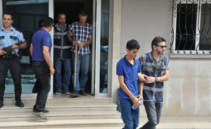  Bursa'nın Mustafakemalpaşa İlçesinde Evden Kaçan Ve Alıkonularak Zorla Çaliştirildiği
