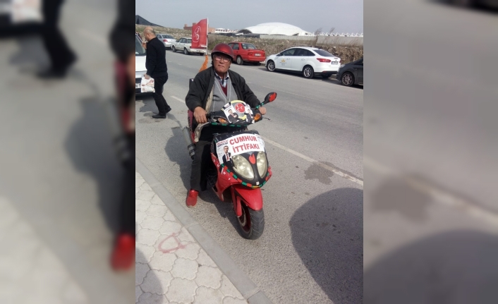 Balıkesir’de yaşayan emekli Nuri Yüksel, motoruyla sabah saatlerinden itibaren Balıkesir