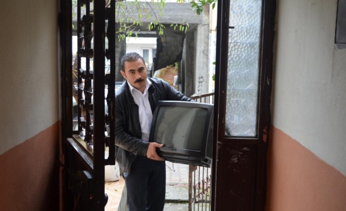 Balıkesir’in Edremit Belediyesi ‘umut Işiği’ Projesi İle İhtiyaç Sahibi Aileleri