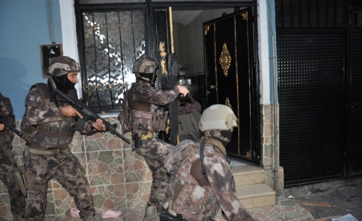  Bursa Ve İnegöl Polisi Bin Kişiyle Şafak Operasyonu Düzenledi.