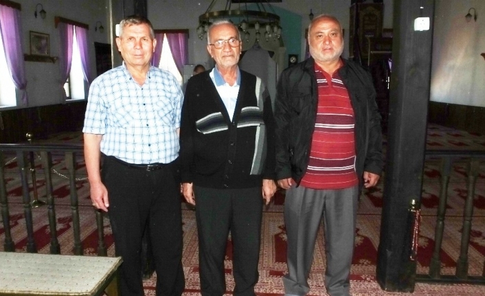 İsmail Yayla(ortada)