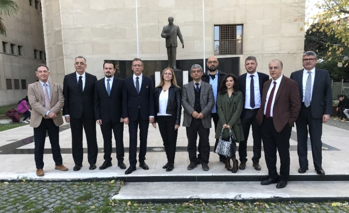 Öte Yandan Sağlıkta Şiddet Olaylarına Karşı Meslektaşlarına Destek İçin Türk