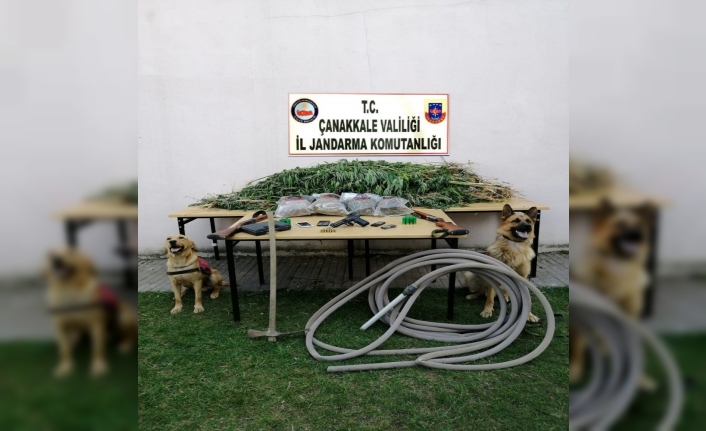  Çanakkale’de Jandarma Ekiplerinin Drone İle Yaptığı Uyuşturucu Operasyonda 4