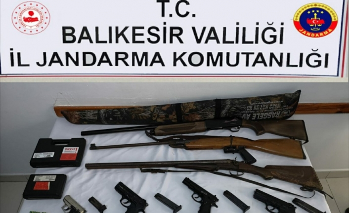  Balıkesir'in Kepsut İlçesine Bağlı Hotaşlar Mahallesinde Yapılan Düğünde Havaya