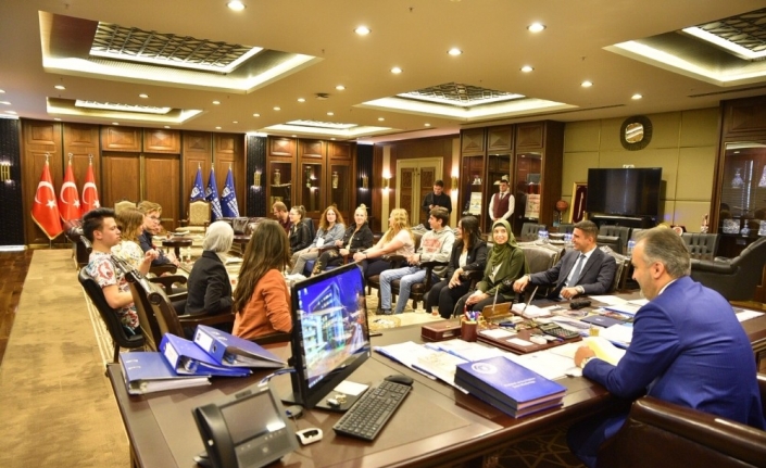 Büyükşehir Belediye Başkanı Alinur Aktaş, Bursa’ya Gelen 7 Ülkeden