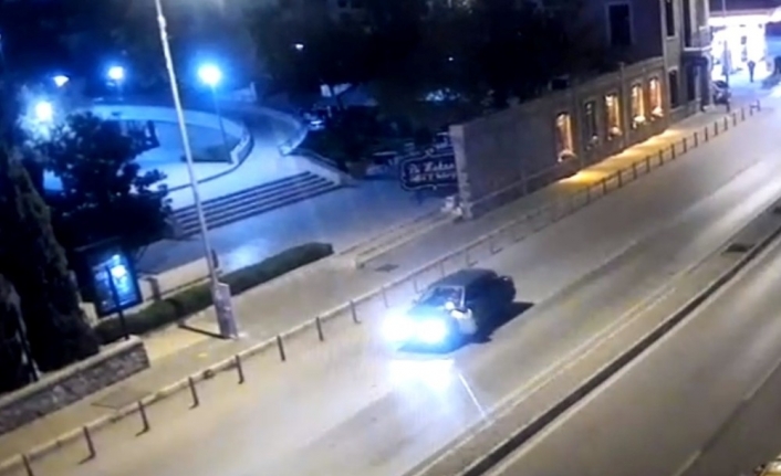  İzmir’de Kontrol Noktasındaki Polisi “dur” İhtarina Uymayan Ve Alkollü