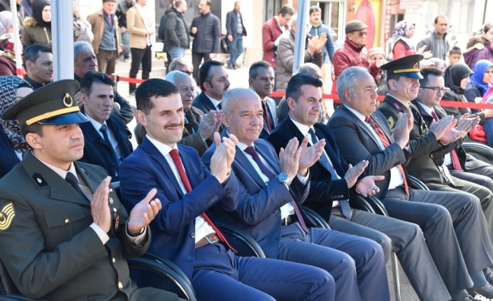 23 Nisan Ulusal egemenlik ve çocuk Bayramı çeşitli etkinlik ve
