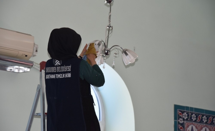 Dursunbey Belediyesi ilçe genelinde bulunan 174 cami ve 25 mescitte