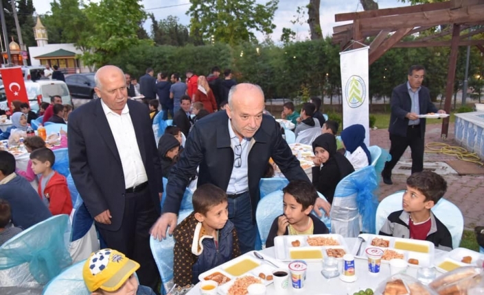 Dursunbey Belediyesi İlçenin kırsal mahallelerinde yaşayan yaklaşık 200 çocuğu düzenlediği