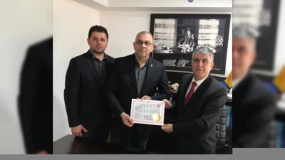 Orhangazi Vergi Dairesi Müdürlüğü, düzenli vergi ödeyen mükelleflerineteşekkür plaketi verdi.Vergi