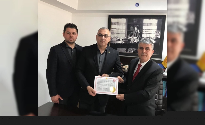 Orhangazi Vergi Dairesi Müdürlüğü, düzenli vergi ödeyen mükelleflerineteşekkür plaketi verdi.Vergi