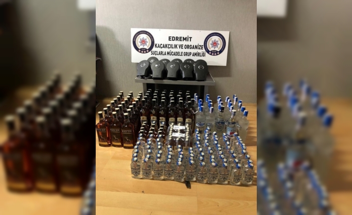 Edirne'den Balıkesir'in Edremit İlçesine Kaçak İçki Getiren 2 Kişi, Polisin