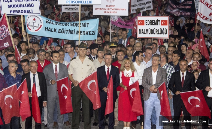 Edremit sel oldu aktı 15 Temmuz'da ilçe halkı binlerce kişi tek yürek olurken yollarda
