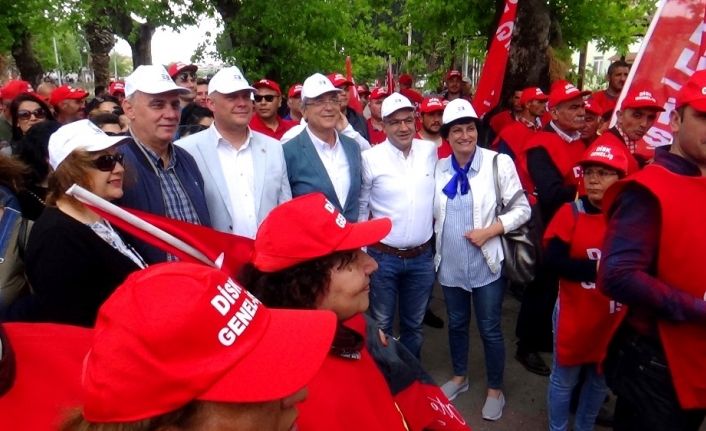 Balıkesir’in Edremit ilçesinde, ’1 Mayıs Emek ve Dayanışma Günü’ renkli