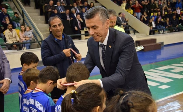 Milli kültürümüzün önemli bir bölümünü teşkil eden çocuk oyunlarının korunması