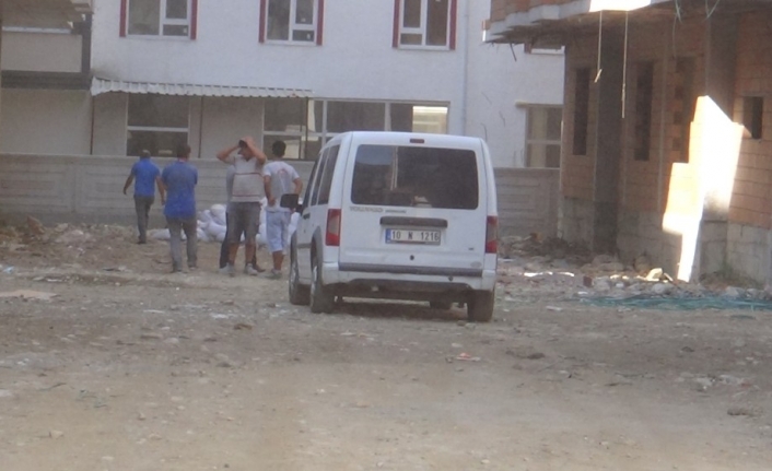 Balıkesir’in Edremit İlçesinde Bir İnşaat İşçisi Çaliştiği İnşaatin Üçüncü Katından