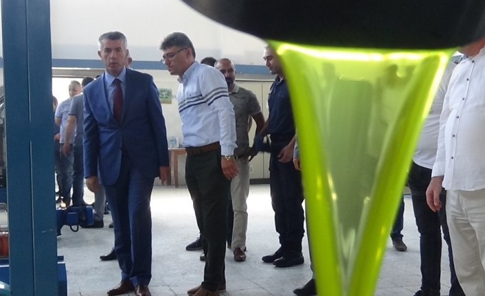 Türkiye'nin Önemli Zeytinyağı Üretim Merkezlerinden Edremit Körfezi'nde, Sezonun İlk Zeytinyağı