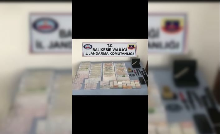  Balıkesir’in Edremit İlçesinde Tefecilik Yaptığı İddia Edilen 3 Kişi