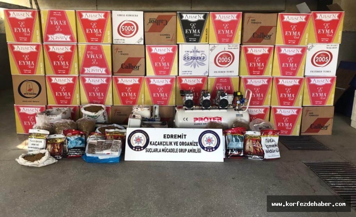 Edremit’te tütün fabrikası gibi imalathaneye polis baskını Balıkesir’in Edremit ilçesinde polis ekipleri evini adeta tütün fabrikasına çeviren