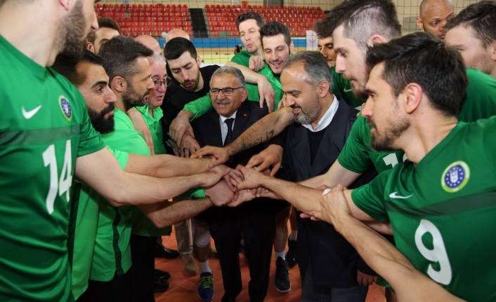 TVF Erkekler Birinci Ligi final etabında mücadele eden Bursa Büyükşehir
