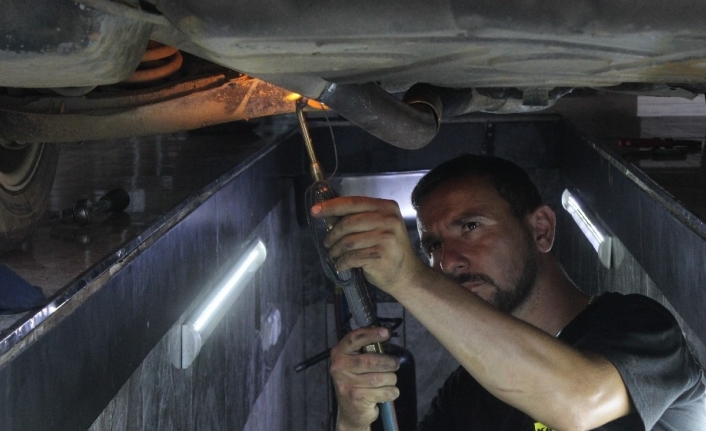  Türkiye'de Milyonlarca Araç Trafikte Geziyor. Bu Araçların Egzozlarından Çikan