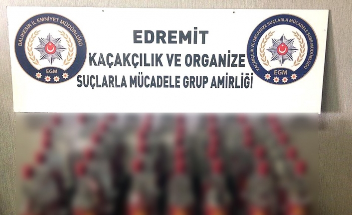  Balıkesir’in Edremit İlçesinde Emekli Bekçi, Kaçak İçkilerle Yakalandı.