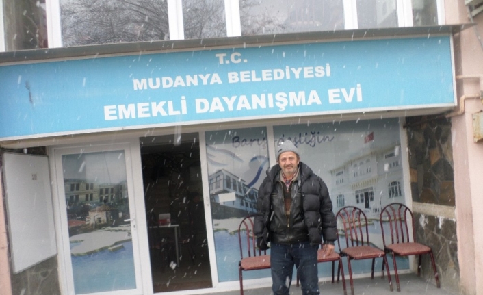 Bursa’nın Mudanya ilçesinde, emekliler, maaşlarına yapılan zamlara tepki gösterdi.Mudanya Emekliler