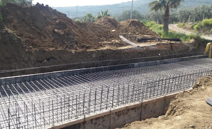 Erdek-Bandırma yeni karayolunun bir bölümü yapılan çalışma nedeniyle trafiğe kapatıldı.