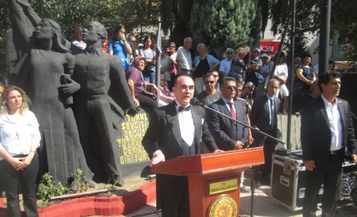 Bursalı Emekli Öğretmen Necdet Bardak'ın Atatürk’e Benzeliği İle İnsanlari Şaşirtiyor