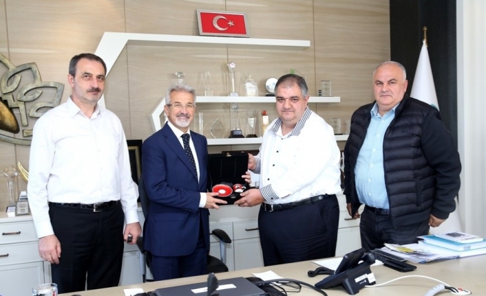 Türk-Arap Dostluk Derneği Bursa Temsilciliği’nin ziyaretinde konuşan Nilüfer Belediye Başkanı