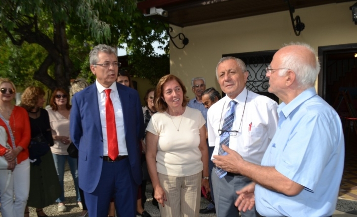 Emekli öğretmen Meltem Ertürk’ün eşinin çektiği fotoğraflardan oluşan ilk kişisel