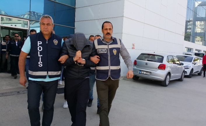 Bursa ahlak polisi internet üzerinden kadınları pazarladıkları tespit edilen şahıslara