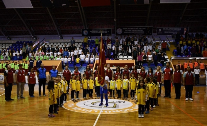 Unutulmaya yüz tutmuş geleneksel çocuk oyunlarının Balıkesir il finali yapıldı.6.