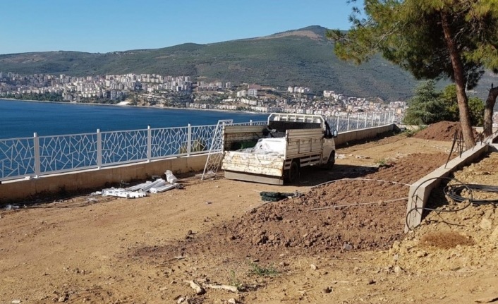  Gemlik Belediyesi Ekipleri, Güvenlik Güçlerinin Hizmet Binalarında Çevre Düzenlemesi