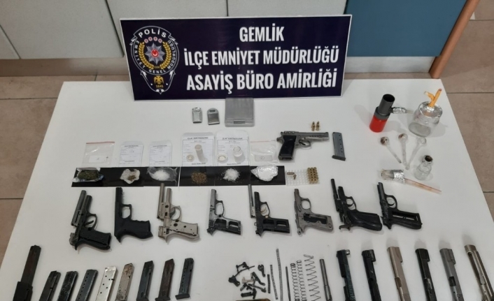 Gemlik Emniyetinden Silah Ve Uyuşturucu Baskını