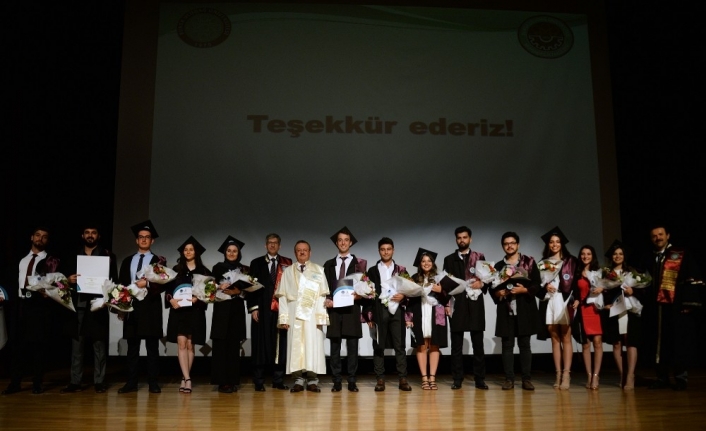  Bursa Uludağ Üniversitesi (buü) Mühendislik Fakültesi’nde Mezuniyet Coşkusu Yaşandı.