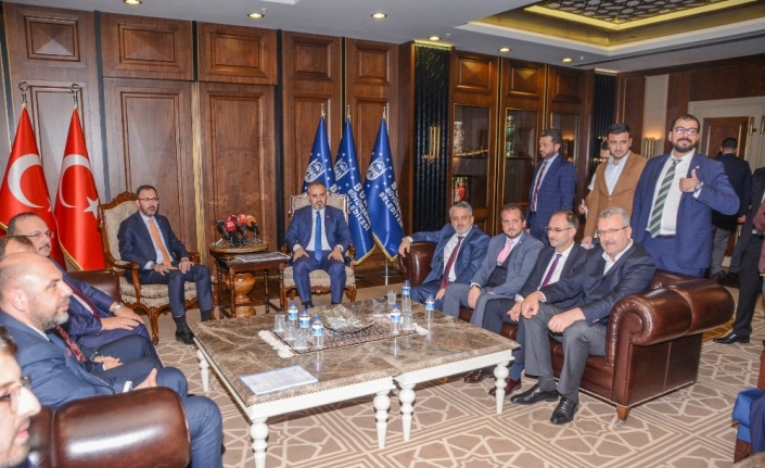  Geçtiğimiz Günlerde Gerçekleştirdiği Bursa Ziyaretinde, Karacabey Belediye Başkanı Ali