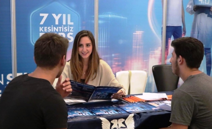  135 Farklı Ülkeden Öğrencilere Eğitim Veren Girne Amerikan Üniversitesi'nin