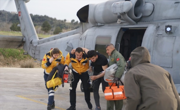 Çanakkale’nin Gökçeada ilçesinde kalp krizi geçiren bir vatandaş helikopterle hastaneye