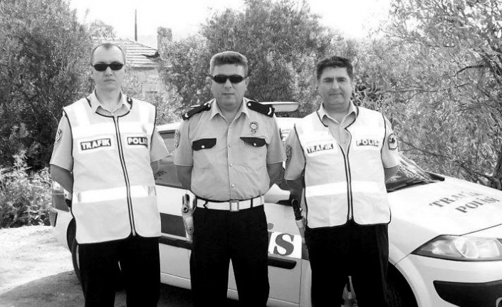  Şehit Trafik Polisi Nedim Öner (sol Başta)