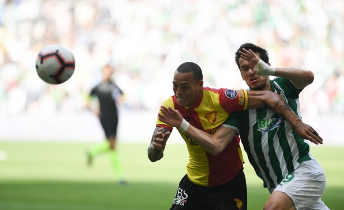 Spor Toto Süper Lig’de Bursaspor deplasmanında iki golü VAR’a takılan,