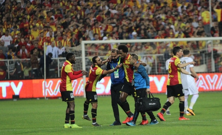 Evinde Demir Grup Sivasspor ile berabere kalarak iç saha avantajını