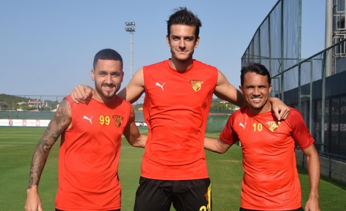 Süper Lig Ekiplerinden Göztepe’nin Yeni Transferleri Soner Aydoğdu, Atınç Nukan,