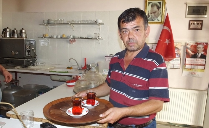 Ahmet Emrah Çay Ocağında