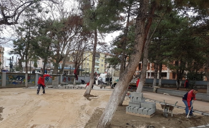 Bursa’nın Gürsu ilçesindeki okullar belediye tarafından pırıl pırıl hâle getiriliyor.Gürsu